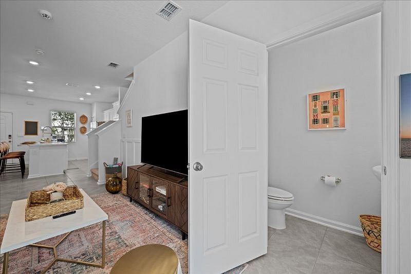 Furnished Finder property 570017_1 photo 8