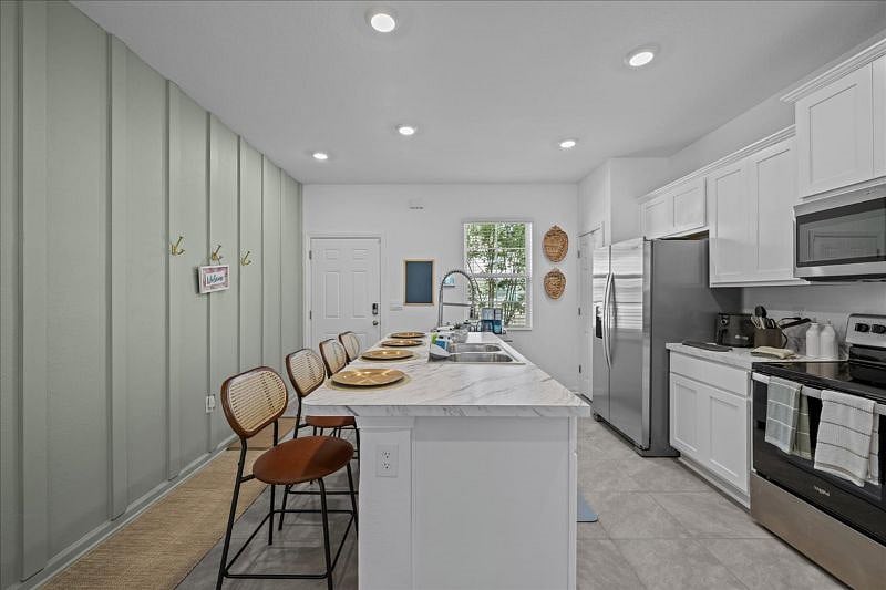 Furnished Finder property 570017_1 photo 4