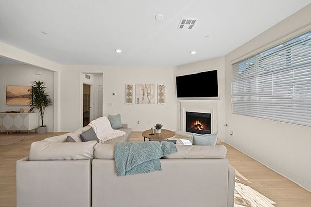 Furnished Finder property 570064_1 photo 6