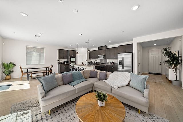 Furnished Finder property 570064_1 photo 10