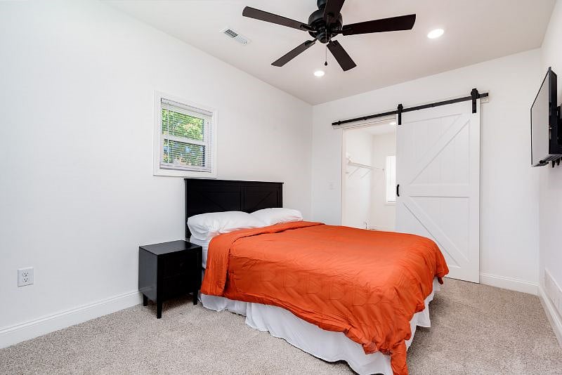 Furnished Finder property 570116_1 photo 15