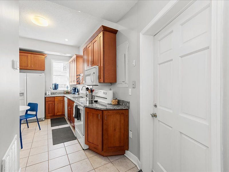 Furnished Finder property 570137_1 photo 17