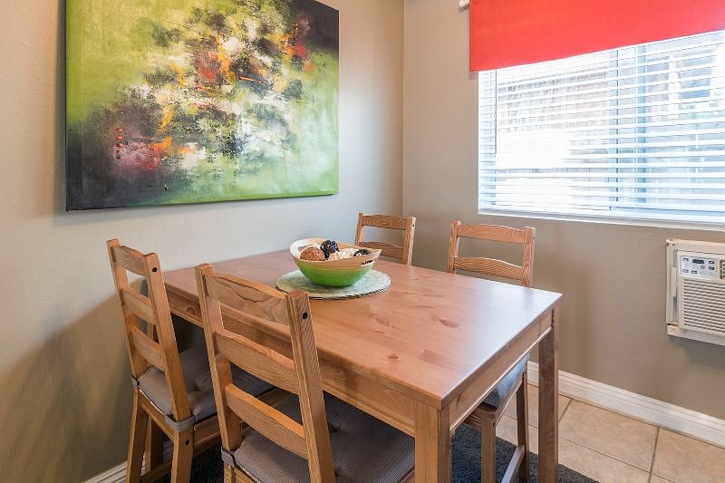 Furnished Finder property 570170_1 photo 6