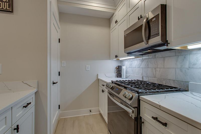 Furnished Finder property 570201_1 photo 7