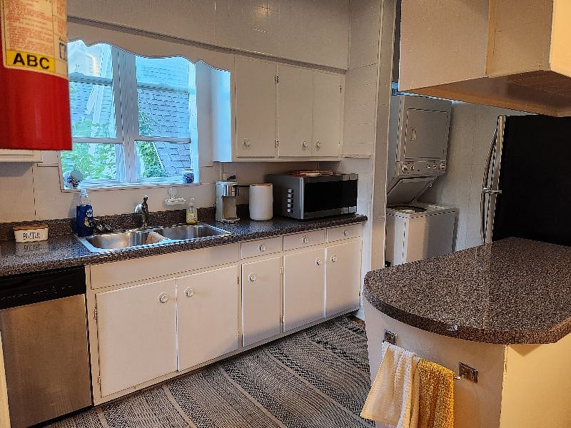 Furnished Finder property 570224_1 photo 11