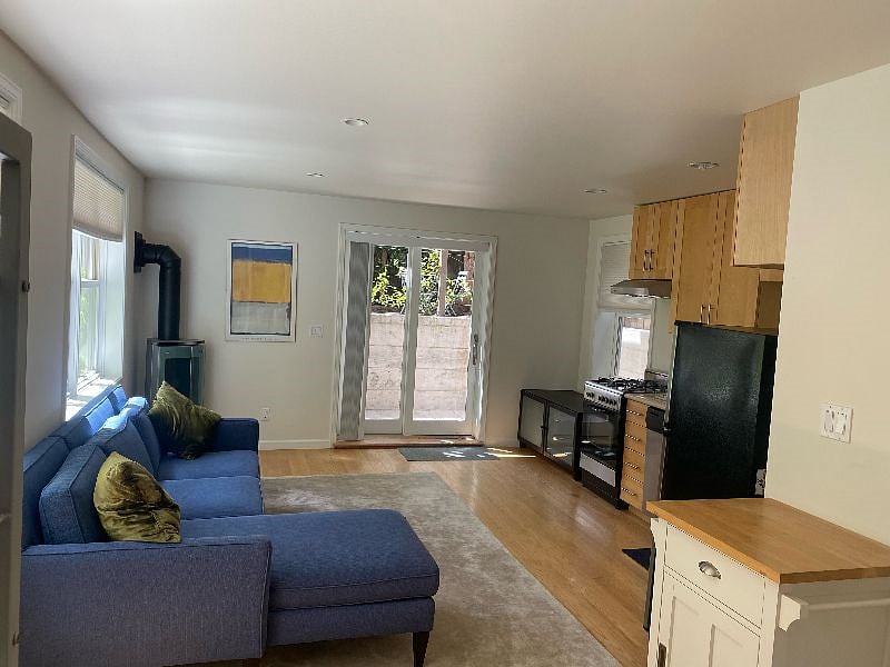 Furnished Finder property 570236_1 photo 4