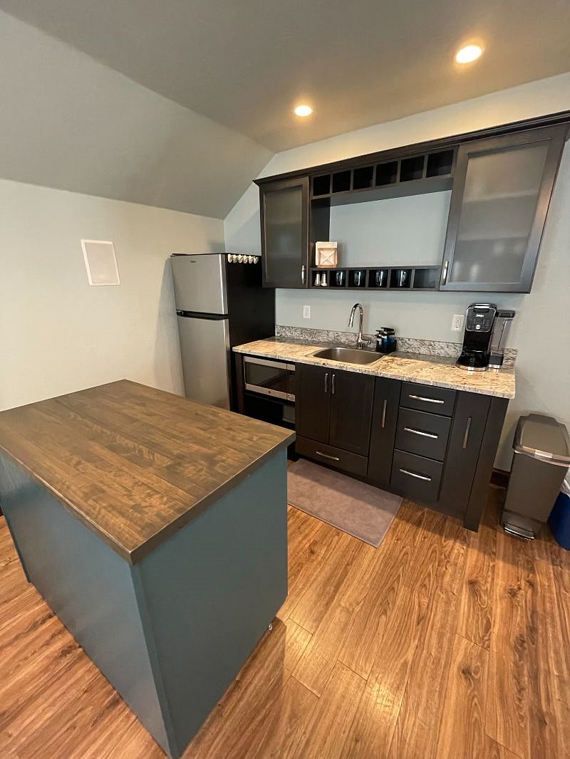 Furnished Finder property 570257_1 photo 3