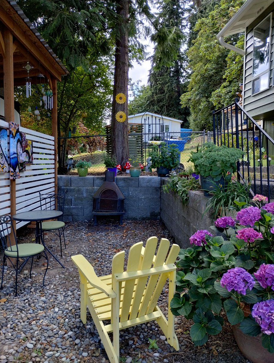 outdoor sitting area