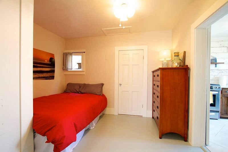 Furnished Finder property 570354_2 photo 8