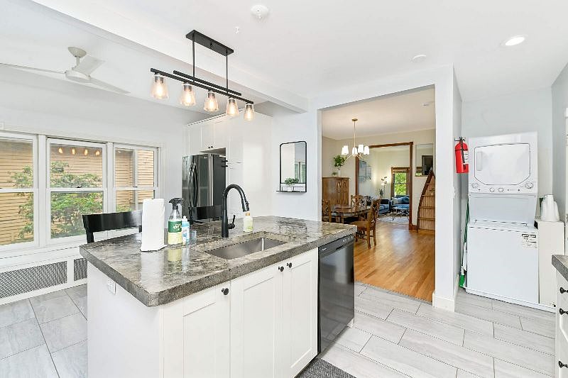 Furnished Finder property 570361_1 photo 10