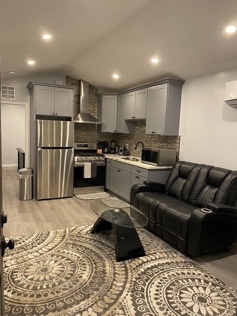 Furnished Finder property 570370_1 photo 3