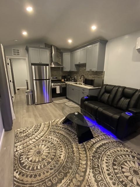 Furnished Finder property 570370_1 photo 4