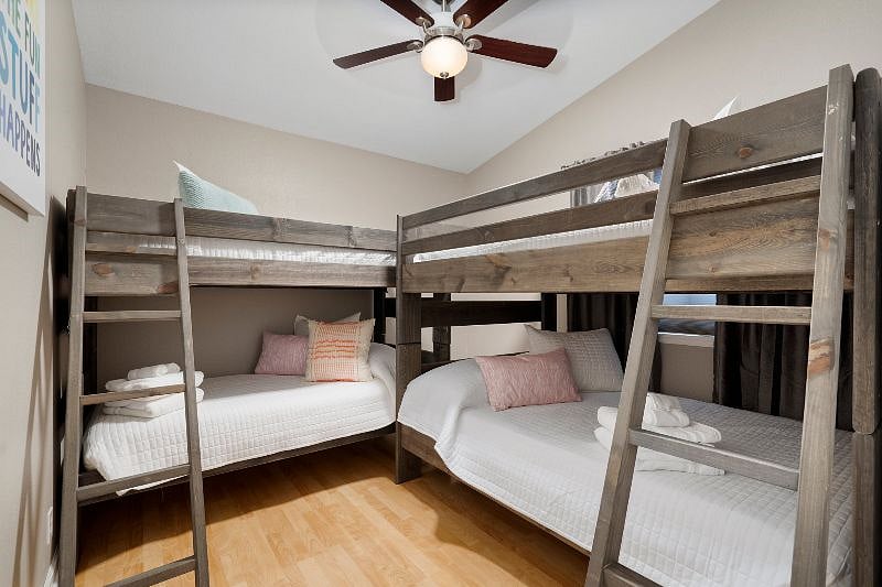 Can be one set of bunks or 2 sets of bunk beds (all full size mattresses). 