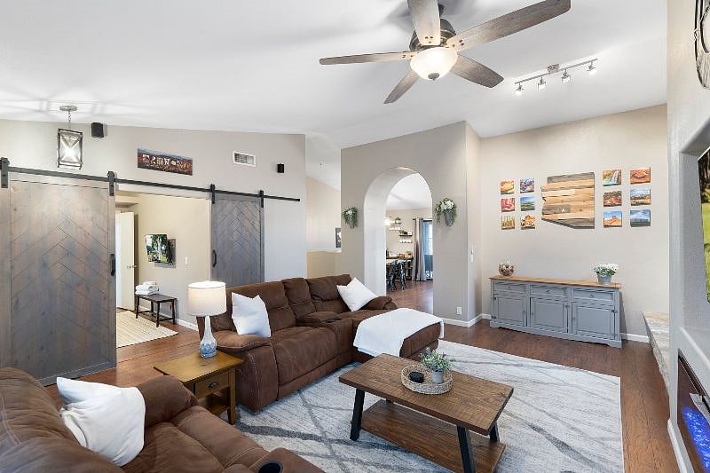 Furnished Finder property 570395_1 photo 6