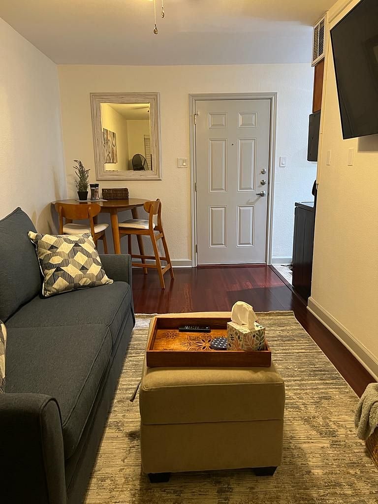 Furnished Finder property 570425_1 photo 1