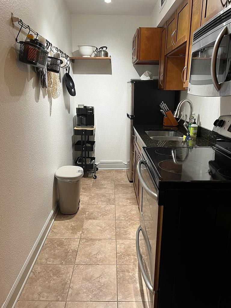 Furnished Finder property 570425_1 photo 4