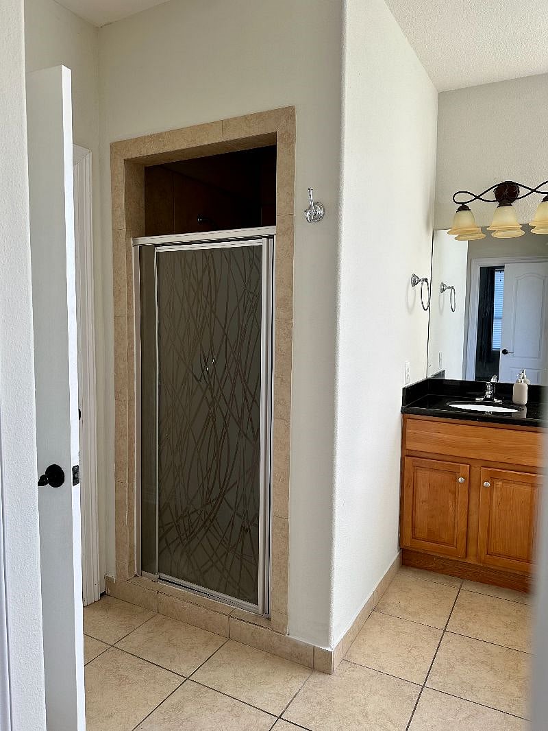 Furnished Finder property 570434_1 photo 17