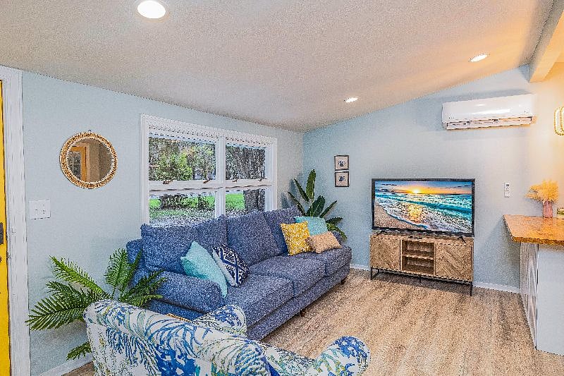 Furnished Finder property 570468_1 photo 9