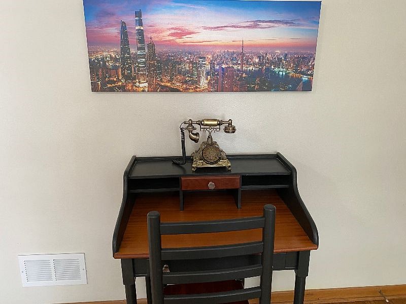 A planning desk to get a little work done