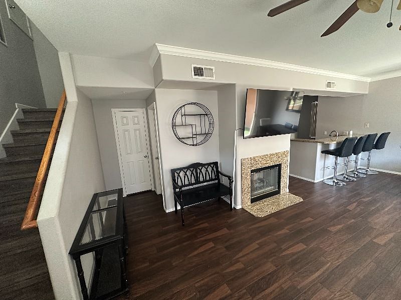 Furnished Finder property 570560_1 photo 3