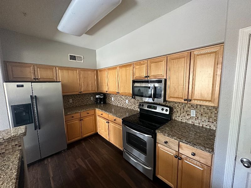 Furnished Finder property 570560_1 photo 5