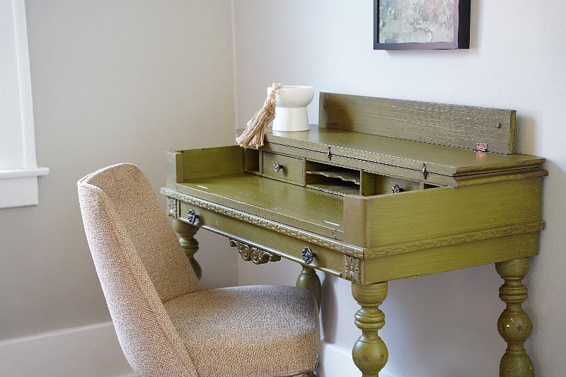 dedicated work station in second bedroom 