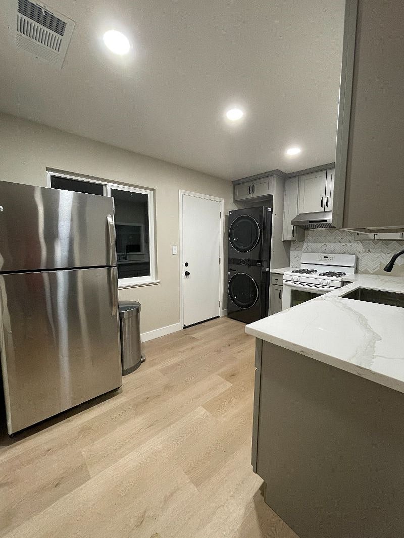 Furnished Finder property 570646_1 photo 3