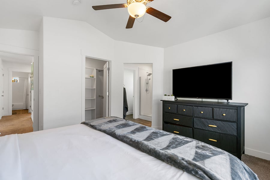 Furnished Finder property 570651_1 photo 12