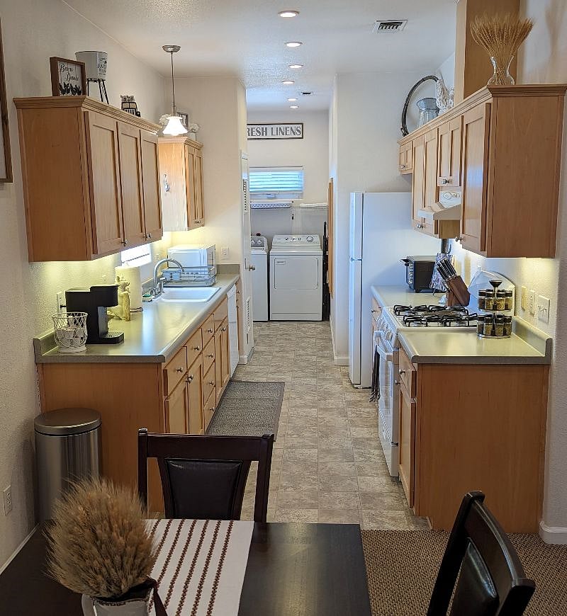 Furnished Finder property 570675_1 photo 4