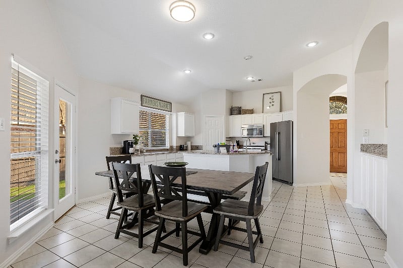 Furnished Finder property 570755_1 photo 8
