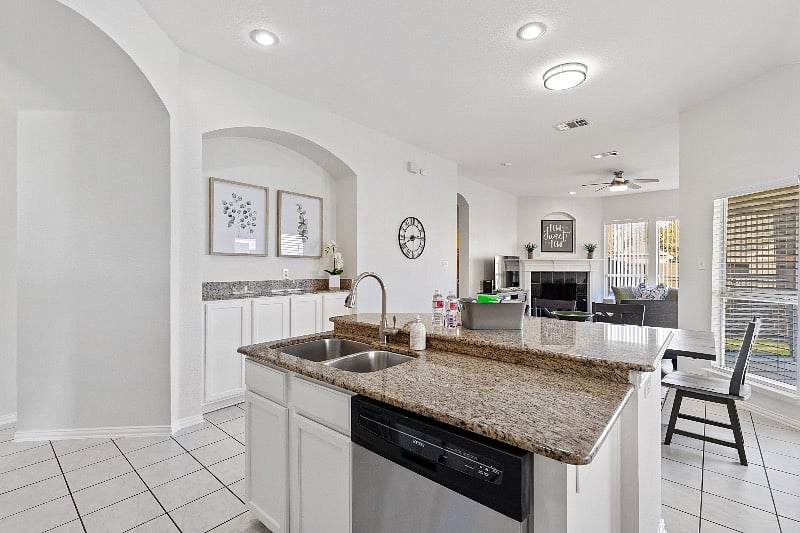 Furnished Finder property 570755_1 photo 5