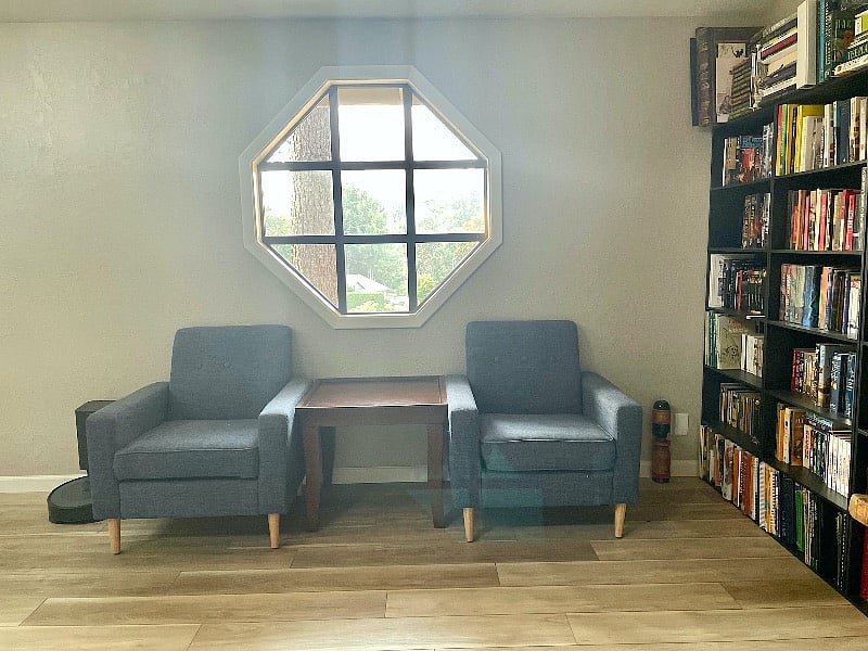 Reading nook upstairs, complete with hundreds of books for your enjoyment.