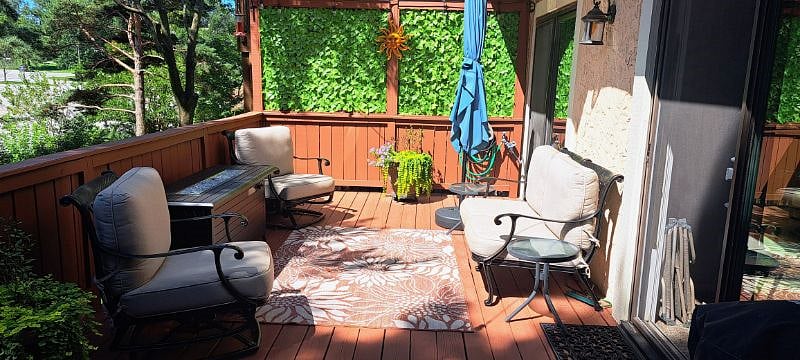 Private deck