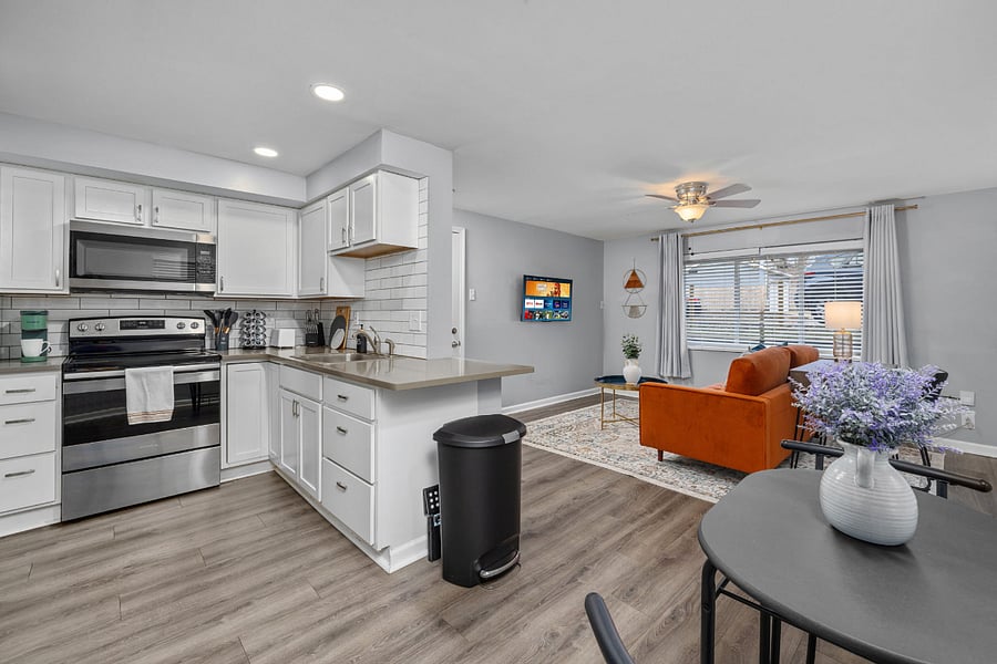 Furnished Finder property 570858_6 photo 3