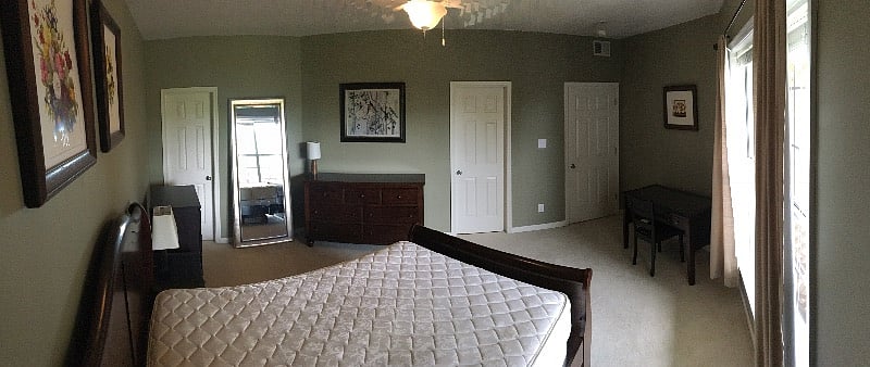 Spacious Bedroom with Huge walk in closet