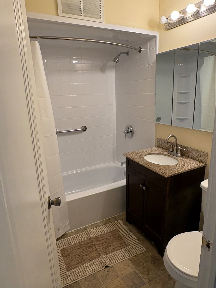 Newly renovated full bathroom. 