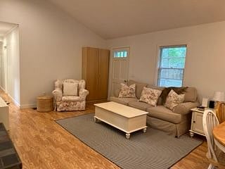 Furnished Finder property 570990_1 photo 5