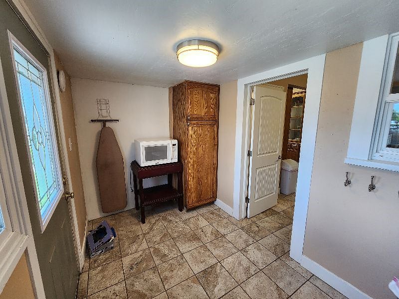 Furnished Finder property 571105_1 photo 32