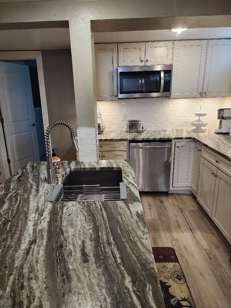 Furnished Finder property 571105_1 photo 4