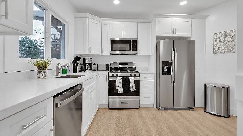 Furnished Finder property 571145_1 photo 3