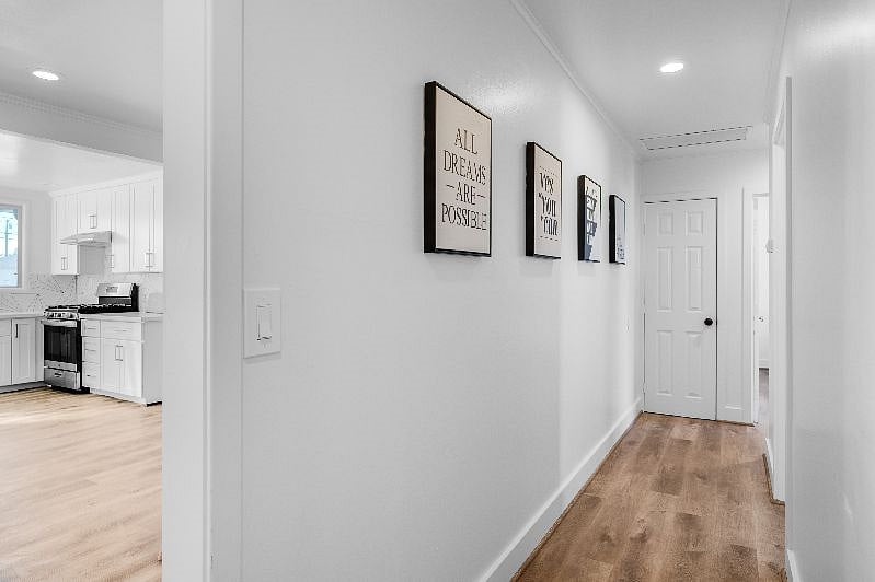 Furnished Finder property 571232_1 photo 18