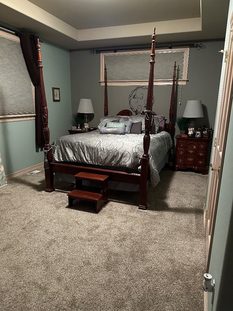 Guest bedroom