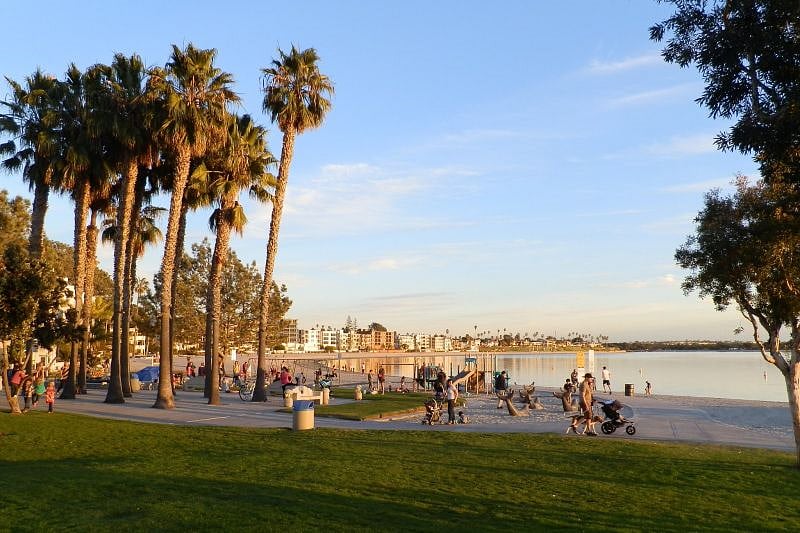 Stroll along Mission Bay. 10 minutes away.