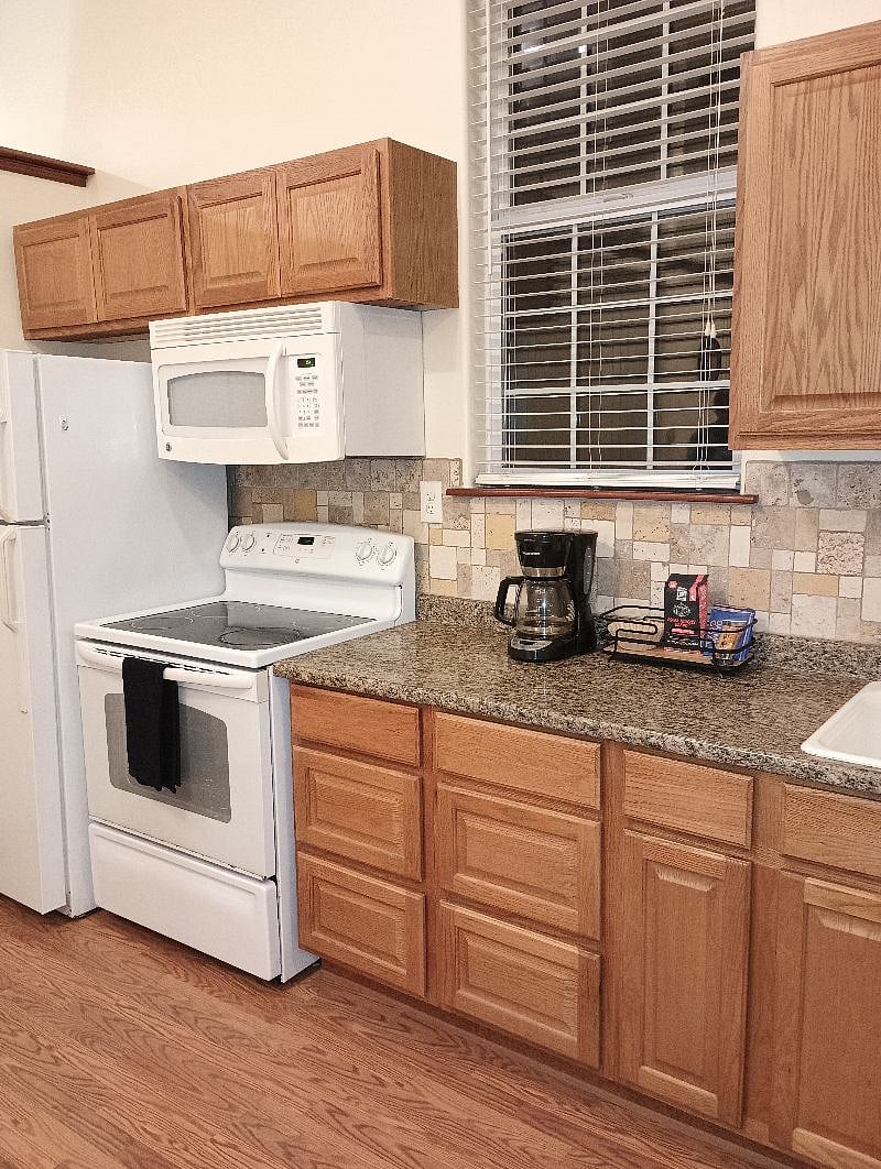 Furnished Finder property 571276_1 photo 15