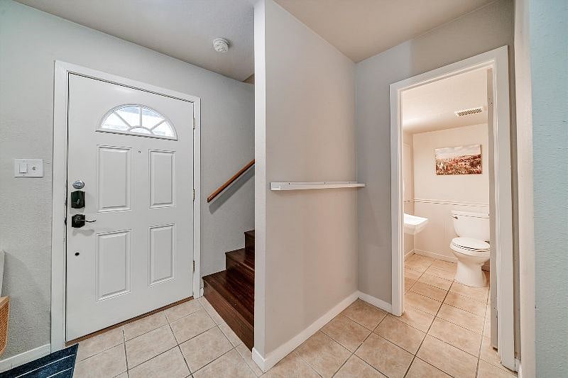 Furnished Finder property 571326_1 photo 11