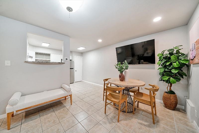 Furnished Finder property 571326_1 photo 4