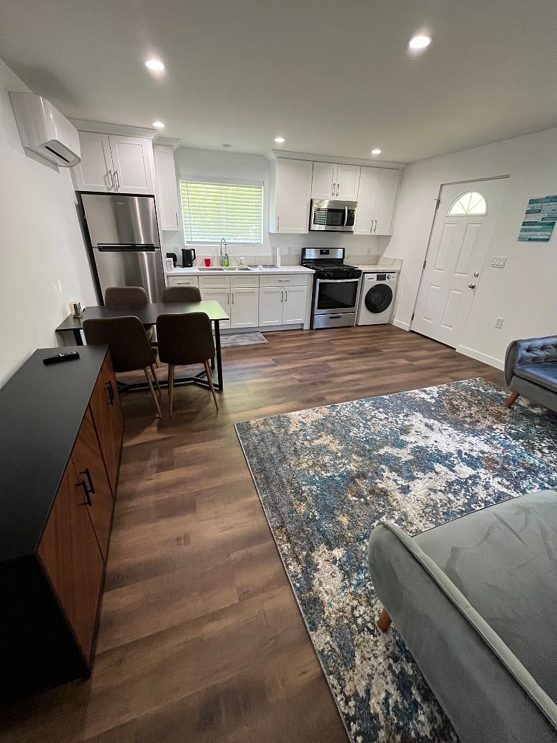 Furnished Finder property 571449_1 photo 3