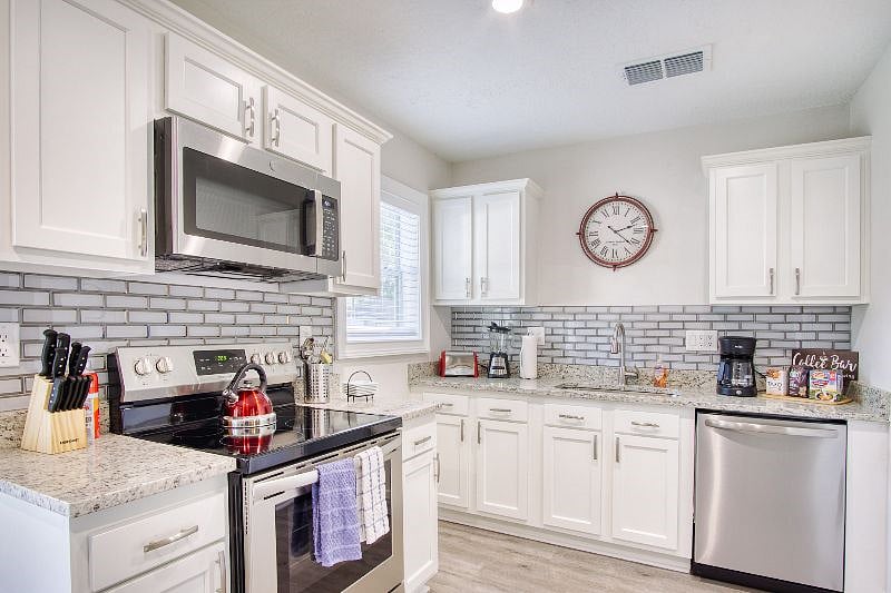 Furnished Finder property 571469_1 photo 11