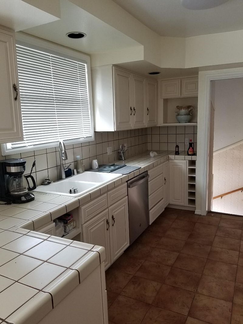 Furnished Finder property 571512_1 photo 11