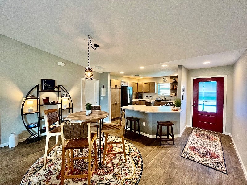 Furnished Finder property 571531_1 photo 3